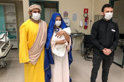 notícia: "Menino Jesus" visita pacientes do Hospital Regional do Sudeste do Pará 