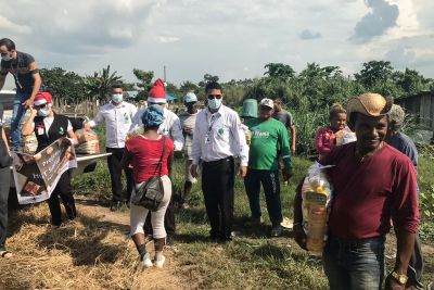 notícia: 'Natal solidário' do Hospital de Tailândia beneficia usuários e famílias com brinquedos e alimentos