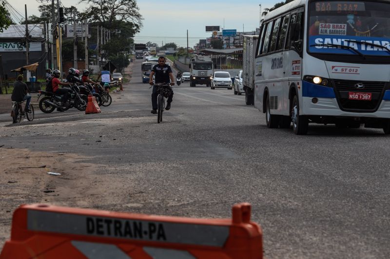 Barreira do Detran em Ananindeua Fotos Marco Santos_ Ag Pará

 <div class='credito_fotos'>Foto: Marco Santos / Ag. Pará   |   <a href='/midias/2022/originais/11518_0514df85-31d9-3cb0-f992-d109d8262c6f.jpg' download><i class='fa-solid fa-download'></i> Download</a></div>