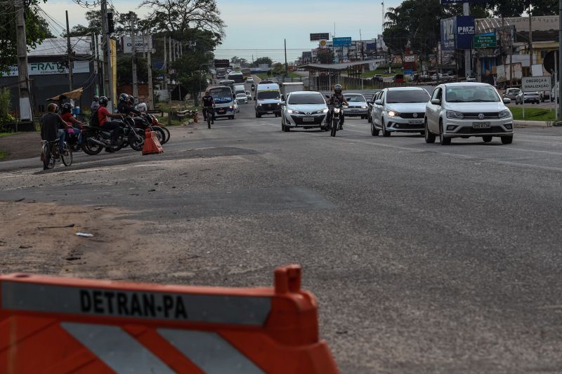 Barreira do Detran em Ananindeua Fotos Marco Santos_ Ag Pará

 <div class='credito_fotos'>Foto: Marco Santos / Ag. Pará   |   <a href='/midias/2022/originais/11518_0c988596-e973-98a1-b11c-3ef62e05932e.jpg' download><i class='fa-solid fa-download'></i> Download</a></div>