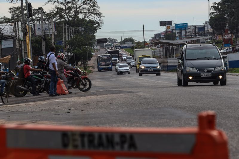 Barreira do Detran em Ananindeua Fotos Marco Santos_ Ag Pará

 <div class='credito_fotos'>Foto: Marco Santos / Ag. Pará   |   <a href='/midias/2022/originais/11518_7937e9a0-0393-56cf-5c32-9ac0ffb5f521.jpg' download><i class='fa-solid fa-download'></i> Download</a></div>