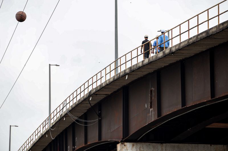 Setran inicia obras (cabeamento e fundação) na Ponte de OUTEIRO

pedro guerreiro/agpara <div class='credito_fotos'>Foto: Pedro Guerreiro / Ag. Pará   |   <a href='/midias/2022/originais/12676_4fc97784-7d95-6d6c-3d8a-33900b555087.jpg' download><i class='fa-solid fa-download'></i> Download</a></div>