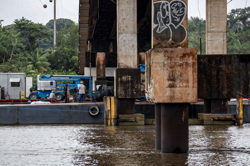 Setran inicia obras (cabeamento e fundação) na Ponte de OUTEIRO

pedro guerreiro/agpara <div class='credito_fotos'>Foto: Pedro Guerreiro / Ag. Pará   |   <a href='/midias/2022/originais/12676_95e499d5-7599-29bf-00d2-a97f55d0838a.jpg' download><i class='fa-solid fa-download'></i> Download</a></div>