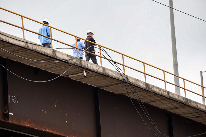 Setran inicia obras (cabeamento e fundação) na Ponte de OUTEIRO

pedro guerreiro/agpara <div class='credito_fotos'>Foto: Pedro Guerreiro / Ag. Pará   |   <a href='/midias/2022/originais/12676_b54abe5f-2316-be5d-79bb-82e2441404ff.jpg' download><i class='fa-solid fa-download'></i> Download</a></div>