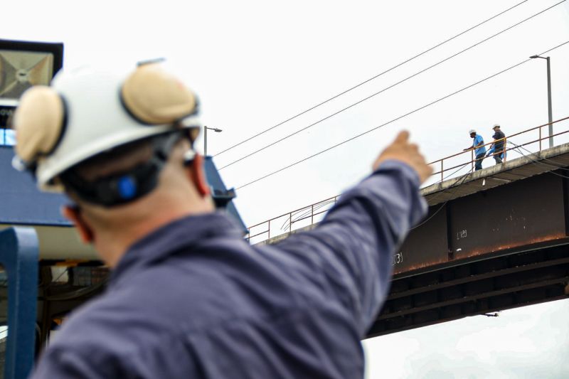 Setran inicia obras (cabeamento e fundação) na Ponte de OUTEIRO

pedro guerreiro/agpara <div class='credito_fotos'>Foto: Pedro Guerreiro / Ag. Pará   |   <a href='/midias/2022/originais/12676_b65eb8f6-8b31-4dba-35c1-290d5870e223.jpg' download><i class='fa-solid fa-download'></i> Download</a></div>