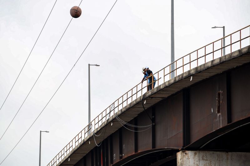 Setran inicia obras (cabeamento e fundação) na Ponte de OUTEIRO

pedro guerreiro/agpara <div class='credito_fotos'>Foto: Pedro Guerreiro / Ag. Pará   |   <a href='/midias/2022/originais/12676_c0247749-432c-8b80-7113-96de14efd589.jpg' download><i class='fa-solid fa-download'></i> Download</a></div>