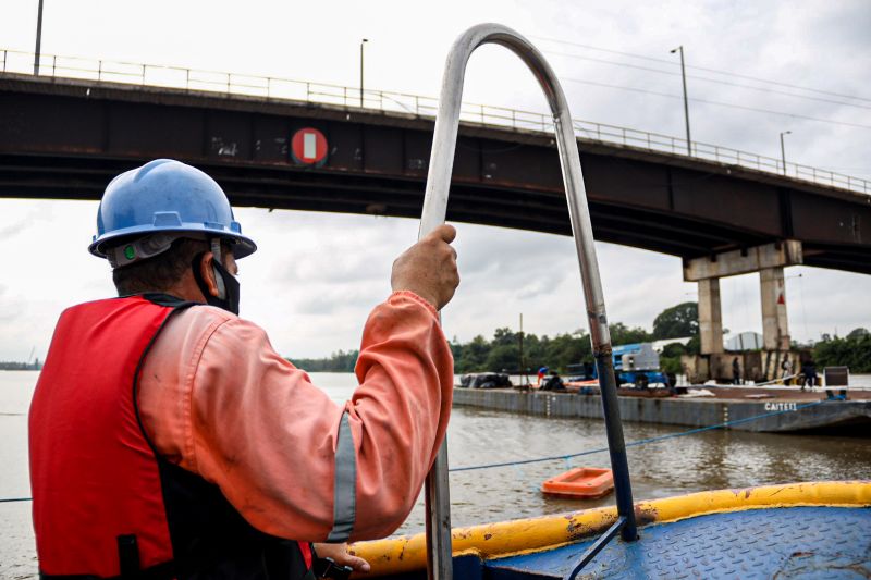 Setran inicia obras (cabeamento e fundação) na Ponte de OUTEIRO

pedro guerreiro/agpara <div class='credito_fotos'>Foto: Pedro Guerreiro / Ag. Pará   |   <a href='/midias/2022/originais/12676_e7e40a44-4d4f-284d-d91b-102424614bbd.jpg' download><i class='fa-solid fa-download'></i> Download</a></div>