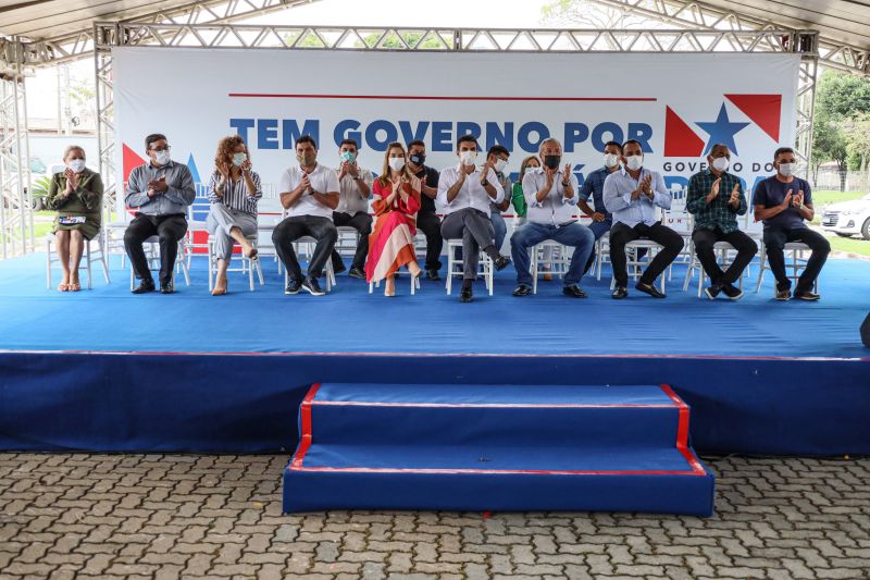 GOVERNADOR ENTREGA PROGRAMA SUA CASA-PORTO FUTURO-MARCELO SEABRA <div class='credito_fotos'>Foto: Marcelo Seabra / Ag. Pará   |   <a href='/midias/2022/originais/12677_144f7b3d-56ee-7e48-0d00-79c25d190d40.jpg' download><i class='fa-solid fa-download'></i> Download</a></div>