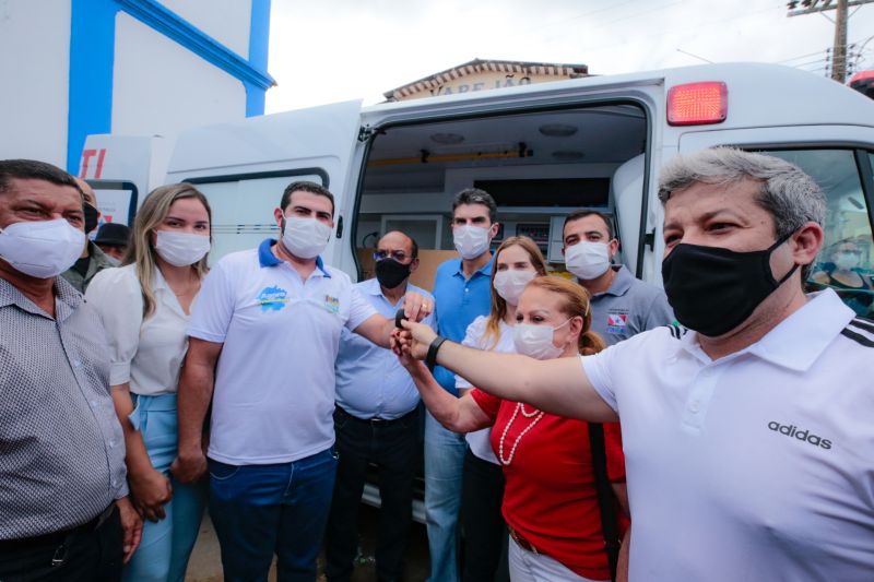 Governo Entrega Ambulância para Prefeitura de Cametá FT Alex Ribeiro/AGPARÁ <div class='credito_fotos'>Foto: Alex Ribeiro / Ag. Pará   |   <a href='/midias/2022/originais/12704_6c2f28e3-c5fa-8022-78c9-6ff6a62fdd74.jpg' download><i class='fa-solid fa-download'></i> Download</a></div>