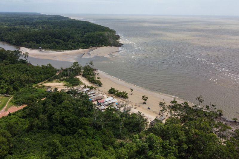 Praia Barra Velha <div class='credito_fotos'>Foto: Marcelo Seabra / Ag. Pará   |   <a href='/midias/2022/originais/12767_67653d1e-ea62-ba0a-cb49-8aedc10cd7af.jpg' download><i class='fa-solid fa-download'></i> Download</a></div>