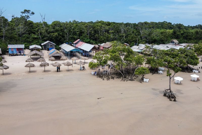 Praia Barra Velha <div class='credito_fotos'>Foto: Marcelo Seabra / Ag. Pará   |   <a href='/midias/2022/originais/12767_88ba36b4-2ed5-0165-b4f8-4e595faba2ec.jpg' download><i class='fa-solid fa-download'></i> Download</a></div>