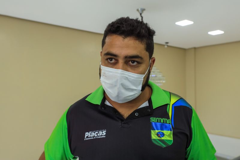 Adão Evangelista Ferreira, técnico na Secretaria de Meio Ambiente de Placas <div class='credito_fotos'>Foto: Jader Paes / Agência Pará   |   <a href='/midias/2022/originais/12789_d336f2ff-6eb9-e309-1411-2c98d6b5afaf.jpg' download><i class='fa-solid fa-download'></i> Download</a></div>