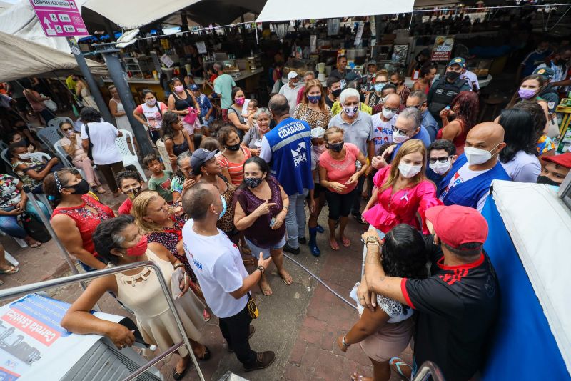 Governo promove ação de cidadania para trabalhadoras e frequentadoras do Ver-o-Peso <div class='credito_fotos'>Foto: Marcelo Seabra / Ag. Pará   |   <a href='/midias/2022/originais/12910_07e225a4-00c7-a716-dbf7-75d1742cec67.jpg' download><i class='fa-solid fa-download'></i> Download</a></div>