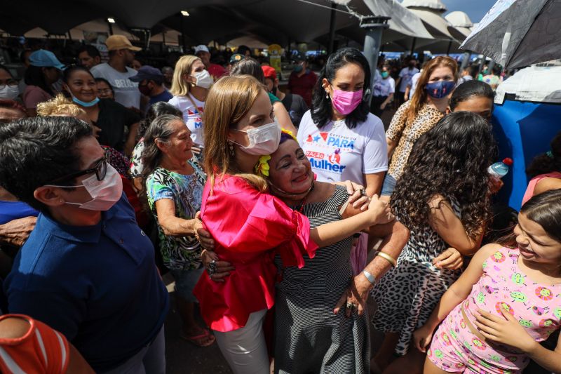 Governo promove ação de cidadania para trabalhadoras e frequentadoras do Ver-o-Peso <div class='credito_fotos'>Foto: Marcelo Seabra / Ag. Pará   |   <a href='/midias/2022/originais/12910_d6d4bf0a-6de4-e1bb-a098-40aa736c6c45.jpg' download><i class='fa-solid fa-download'></i> Download</a></div>