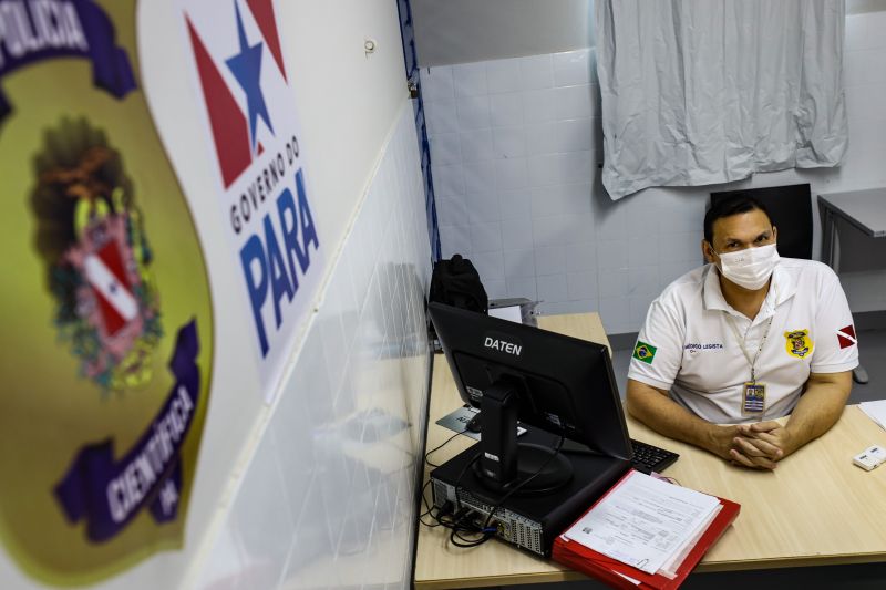  REFORMA E REVITALIZAÇÃO DO
NÚCLEO AVANÇADO DA POLÍCIA CIENTÍFICA DO
PARA EM ABAETETUBA 

Hinton Cardoso Jr - Diretor do Intituto de medicina e odontologia legal <div class='credito_fotos'>Foto: Marco Santos / Ag. Pará   |   <a href='/midias/2022/originais/13061_017b2d18-c8c1-3a8b-21ef-0fcdec538a8f.jpg' download><i class='fa-solid fa-download'></i> Download</a></div>