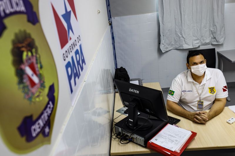  REFORMA E REVITALIZAÇÃO DO
NÚCLEO AVANÇADO DA POLÍCIA CIENTÍFICA DO
PARA EM ABAETETUBA 

Hinton Cardoso Jr - Diretor do Intituto de medicina e odontologia legal <div class='credito_fotos'>Foto: Marco Santos / Ag. Pará   |   <a href='/midias/2022/originais/13061_a3948c98-5a49-e72e-9356-d1daa0731ce3.jpg' download><i class='fa-solid fa-download'></i> Download</a></div>