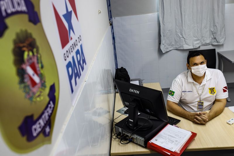  REFORMA E REVITALIZAÇÃO DO
NÚCLEO AVANÇADO DA POLÍCIA CIENTÍFICA DO
PARA EM ABAETETUBA 

Hinton Cardoso Jr - Diretor do Intituto de medicina e odontologia legal <div class='credito_fotos'>Foto: Marco Santos / Ag. Pará   |   <a href='/midias/2022/originais/13061_b49ed6db-e041-68fd-bdff-880073996489.jpg' download><i class='fa-solid fa-download'></i> Download</a></div>