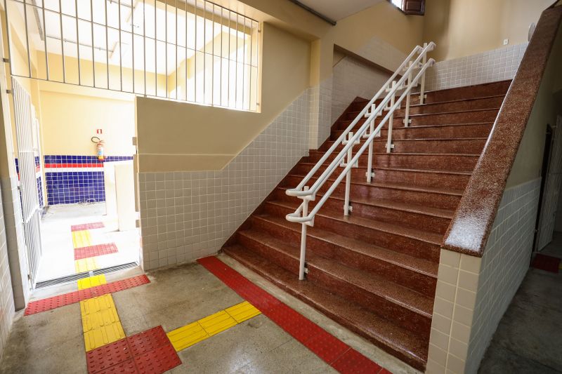 ESCOLA ESTADUAL DE ENSINO FUNDAMENTAL E MÉDIO BASÍLIO DE CARVALHO em Abaetetuba Fotos Marco Santos <div class='credito_fotos'>Foto: Marco Santos / Ag. Pará   |   <a href='/midias/2022/originais/13062_9a266afd-2f12-13cf-233d-e7d9d1bb9af4.jpg' download><i class='fa-solid fa-download'></i> Download</a></div>