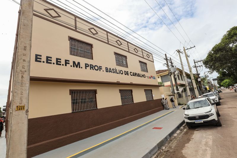 ESCOLA ESTADUAL DE ENSINO FUNDAMENTAL E MÉDIO BASÍLIO DE CARVALHO em Abaetetuba Fotos Marco Santos <div class='credito_fotos'>Foto: Marco Santos / Ag. Pará   |   <a href='/midias/2022/originais/13062_ec587062-48c1-9a8c-9f3b-613f2baf34d8.jpg' download><i class='fa-solid fa-download'></i> Download</a></div>