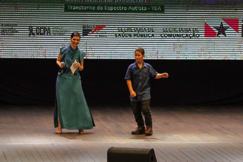 O evento integra as políticas públicas desenvolvidas pelo governo do Estado para inclusão de pessoas com Transtorno do Espectro do Autismo <div class='credito_fotos'>Foto: David Alves / Ag.Pará   |   <a href='/midias/2022/originais/13085_8e2ea3e8-16a2-0fa9-b69c-d3296f1c0a43.jpg' download><i class='fa-solid fa-download'></i> Download</a></div>