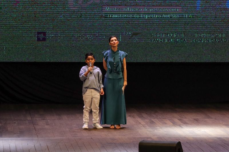 O evento integra as políticas públicas desenvolvidas pelo governo do Estado para inclusão de pessoas com Transtorno do Espectro do Autismo <div class='credito_fotos'>Foto: David Alves / Ag.Pará   |   <a href='/midias/2022/originais/13085_91ad1dd6-7819-4edb-d8ab-83507ee8c731.jpg' download><i class='fa-solid fa-download'></i> Download</a></div>