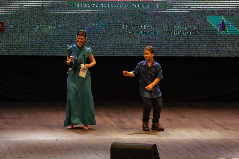 O evento integra as políticas públicas desenvolvidas pelo governo do Estado para inclusão de pessoas com Transtorno do Espectro do Autismo <div class='credito_fotos'>Foto: David Alves / Ag.Pará   |   <a href='/midias/2022/originais/13085_f735593b-5eb6-9a69-2dbc-f57b540dbc15.jpg' download><i class='fa-solid fa-download'></i> Download</a></div>