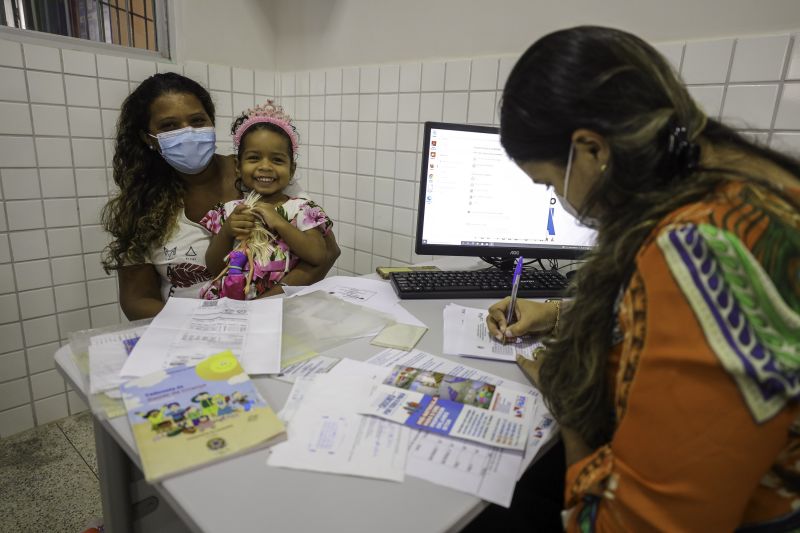 Pré-matrícula para a Creche Prof. Orlando Bitar, o espaço de aprendizagem entregue pelo Governo do Estado amplia o número de vagas na educação infantil
Diarista Claudiane Silva - Maria Vitória, 2 anos e 6 meses <div class='credito_fotos'>Foto: David Alves / Ag.Pará   |   <a href='/midias/2022/originais/14125_8cf2b89a-ab55-0994-4065-00311761efe7.jpg' download><i class='fa-solid fa-download'></i> Download</a></div>