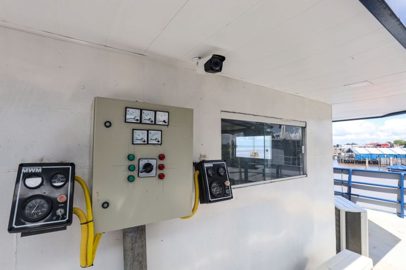 Governador Helder Barbalho visita instalações da Base integrada fluvial Antônio Lemos em belém- Fotos Marco Santos_ Ag Pará <div class='credito_fotos'>Foto: Marco Santos / Ag. Pará &nbsp;&nbsp;|&nbsp;&nbsp; <a href='/midias/2022/originais/14156_1bba19c4-9fd2-8577-03d2-63e228168dab.jpg' download><i class='fa-solid fa-download'></i> Download</a></div>