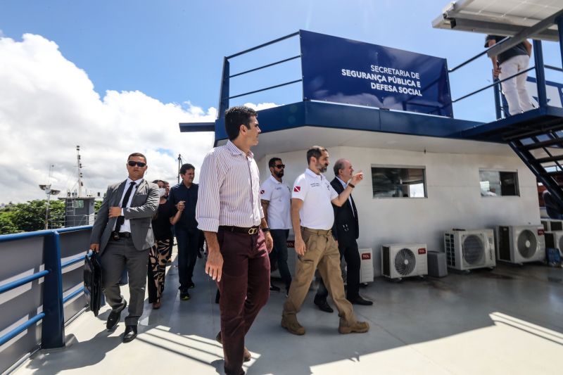 Governador Helder Barbalho visita instalações da Base integrada fluvial Antônio Lemos em belém- Fotos Marco Santos_ Ag Pará <div class='credito_fotos'>Foto: Marco Santos / Ag. Pará &nbsp;&nbsp;|&nbsp;&nbsp; <a href='/midias/2022/originais/14156_81464881-8848-7cac-53df-19ea8b81309b.jpg' download><i class='fa-solid fa-download'></i> Download</a></div>