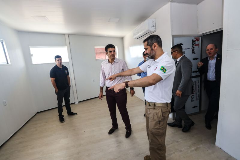 Governador Helder Barbalho visita instalações da Base integrada fluvial Antônio Lemos em belém- Fotos Marco Santos_ Ag Pará <div class='credito_fotos'>Foto: Marco Santos / Ag. Pará &nbsp;&nbsp;|&nbsp;&nbsp; <a href='/midias/2022/originais/14156_eda7965c-5272-cdcb-991a-118b7a4dfe2d.jpg' download><i class='fa-solid fa-download'></i> Download</a></div>