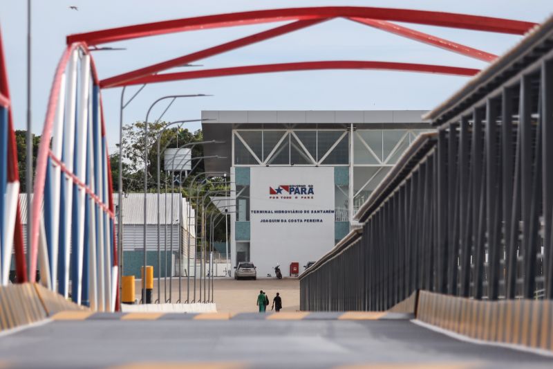 TERMINAL HIDROVIÁRIO SANTARÉM - Rodrigo Pinheiro AgPará <div class='credito_fotos'>Foto: Rodrigo Pinheiro / Ag.Pará   |   <a href='/midias/2022/originais/14176_77f35d6c-13da-7140-1f26-c1bba593547e.jpg' download><i class='fa-solid fa-download'></i> Download</a></div>