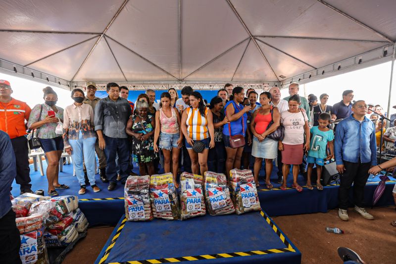 Governador entrega Cesta básica e Benefício Recomeçar-Cidade de Dom Eliseu 
FOTOS: ALEX RIBEIRO/AGPARÁ <div class='credito_fotos'>Foto: Alex Ribeiro / Ag. Pará   |   <a href='/midias/2022/originais/14203_1a5cbd41-9247-fe5e-0822-5ae9a1d50422.jpg' download><i class='fa-solid fa-download'></i> Download</a></div>