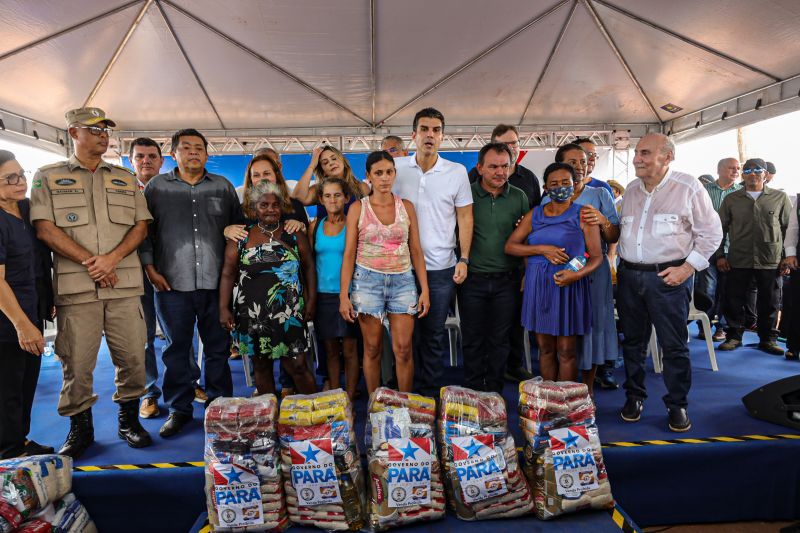 Governador entrega Cesta básica e Benefício Recomeçar-Cidade de Dom Eliseu 
FOTOS: ALEX RIBEIRO/AGPARÁ <div class='credito_fotos'>Foto: Alex Ribeiro / Ag. Pará   |   <a href='/midias/2022/originais/14203_a93f3b05-2d4b-0862-e030-4a17fbc036e4.jpg' download><i class='fa-solid fa-download'></i> Download</a></div>