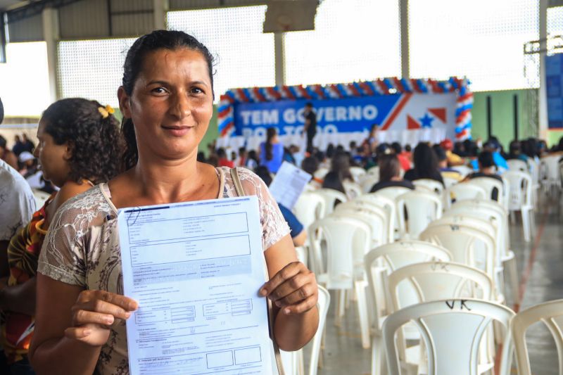 Denalide Sampaio da Silva - Agricultora_ <div class='credito_fotos'>Foto: Pedro Guerreiro / Ag. Pará   |   <a href='/midias/2022/originais/14213_96f5948f-4b13-4ca7-5c00-44d4b3bd8c68.jpg' download><i class='fa-solid fa-download'></i> Download</a></div>