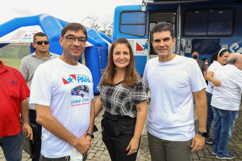 No parque estadual do Utinga o Governador Helder Barbalho Entrega de Ônibus do Hemopa Fotos Marco Santos_ Ag Pará <div class='credito_fotos'>Foto: Marco Santos / Ag. Pará   |   <a href='/midias/2022/originais/14276_3b2a82eb-afdd-cb2c-ae23-d036c0efc402.jpg' download><i class='fa-solid fa-download'></i> Download</a></div>