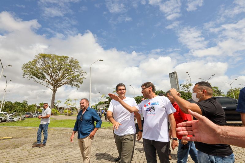 No parque estadual do Utinga o Governador Helder Barbalho Entrega de Ônibus do Hemopa Fotos Marco Santos_ Ag Pará <div class='credito_fotos'>Foto: Marco Santos / Ag. Pará   |   <a href='/midias/2022/originais/14276_80f81169-d8c0-6453-24cf-a107a7b8af5a.jpg' download><i class='fa-solid fa-download'></i> Download</a></div>