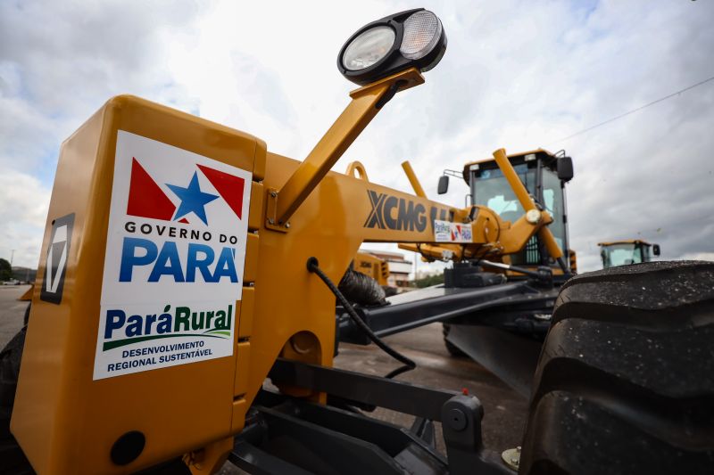 ENTREGA EQUIPAMENTOS PARÁ RURAL SETRAN SEDAP MANGUEIRÃO -
fotos:  Rodrigo Pinheiro AgPará <div class='credito_fotos'>Foto: Rodrigo Pinheiro / Ag.Pará   |   <a href='/midias/2022/originais/14282_09237a33-cc87-d796-199c-c70f656eaf71.jpg' download><i class='fa-solid fa-download'></i> Download</a></div>