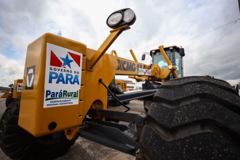 ENTREGA EQUIPAMENTOS PARÁ RURAL SETRAN SEDAP MANGUEIRÃO -
fotos:  Rodrigo Pinheiro AgPará <div class='credito_fotos'>Foto: Rodrigo Pinheiro / Ag.Pará   |   <a href='/midias/2022/originais/14282_c95803e1-acfc-8f1d-0c02-6dab867d6932.jpg' download><i class='fa-solid fa-download'></i> Download</a></div>