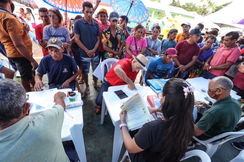 Agenda em Bragança, títulos de terra, viatura pro mulher, ambulância, ação saúde TerPaz - foto Bruno Cecim - Ag.Pará <div class='credito_fotos'>Foto: Bruno Cecim / Ag.Pará   |   <a href='/midias/2022/originais/14352_4c1bf79a-f958-bfeb-0d7c-b031708dca3b.jpg' download><i class='fa-solid fa-download'></i> Download</a></div>