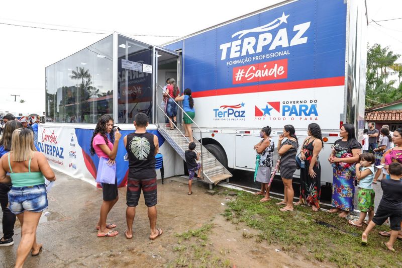 Agenda em Bragança, títulos de terra, viatura pro mulher, ambulância, ação saúde TerPaz - foto Bruno Cecim - Ag.Pará <div class='credito_fotos'>Foto: Bruno Cecim / Ag.Pará   |   <a href='/midias/2022/originais/14352_4c3e3ec1-6539-9827-add1-52071dc31469.jpg' download><i class='fa-solid fa-download'></i> Download</a></div>