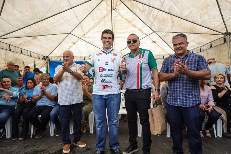 Agenda em Bragança, títulos de terra, viatura pro mulher, ambulância, ação saúde TerPaz - foto Bruno Cecim - Ag.Pará <div class='credito_fotos'>Foto: Bruno Cecim / Ag.Pará   |   <a href='/midias/2022/originais/14352_5056b4d2-86a8-91f5-806a-2b8ee76063d1.jpg' download><i class='fa-solid fa-download'></i> Download</a></div>