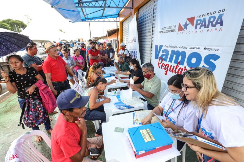 Agenda em Bragança, títulos de terra, viatura pro mulher, ambulância, ação saúde TerPaz - foto Bruno Cecim - Ag.Pará <div class='credito_fotos'>Foto: Bruno Cecim / Ag.Pará   |   <a href='/midias/2022/originais/14352_7031889b-6024-b84c-5e88-29b53e0b24b9.jpg' download><i class='fa-solid fa-download'></i> Download</a></div>