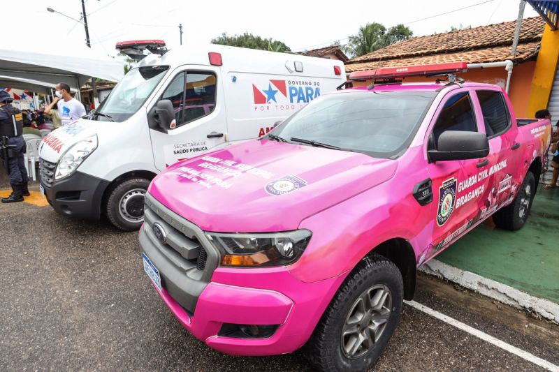 Agenda em Bragança, títulos de terra, viatura pro mulher, ambulância, ação saúde TerPaz - foto Bruno Cecim - Ag.Pará <div class='credito_fotos'>Foto: Bruno Cecim / Ag.Pará   |   <a href='/midias/2022/originais/14352_abb0090d-adb5-c6d0-c2cd-e98dfb0672a9.jpg' download><i class='fa-solid fa-download'></i> Download</a></div>