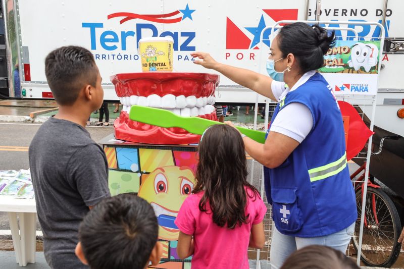 Agenda em Bragança, títulos de terra, viatura pro mulher, ambulância, ação saúde TerPaz - foto Bruno Cecim - Ag.Pará <div class='credito_fotos'>Foto: Bruno Cecim / Ag.Pará   |   <a href='/midias/2022/originais/14352_cdfe5f0f-da0b-4e3f-a8de-08fdc2219b43.jpg' download><i class='fa-solid fa-download'></i> Download</a></div>