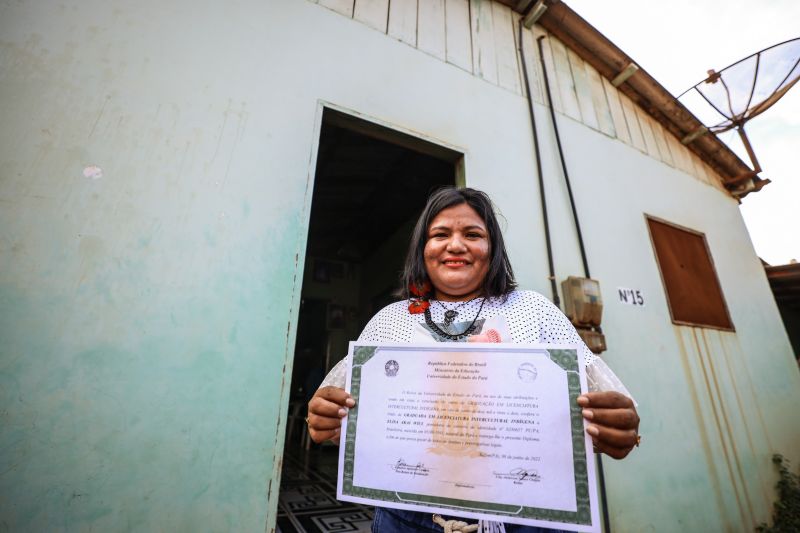 ELISA AKAI WUI MUNDURUKU LICENCIATURA INTERCULTURAL INDÍGENA JACAREACANGA - Rodrigo Pinheiro AgPará <div class='credito_fotos'>Foto: Rodrigo Pinheiro / Ag.Pará   |   <a href='/midias/2022/originais/14558_6bd89d8a-b8d7-426b-4404-18681c6ce30c.jpg' download><i class='fa-solid fa-download'></i> Download</a></div>