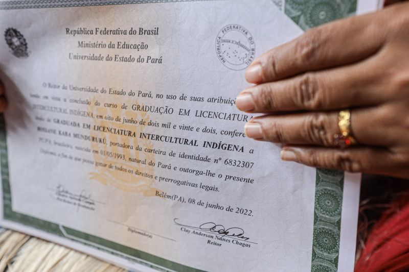 ROSEANE KABA MUNDURUKU LICENCIATURA INTERCULTURAL INDÍGENAS JACAREACANGA - Rodrigo Pinheiro AgPará <div class='credito_fotos'>Foto: Rodrigo Pinheiro / Ag.Pará   |   <a href='/midias/2022/originais/14559_a2dfcc92-928a-0228-ec79-9abe01b65f31.jpg' download><i class='fa-solid fa-download'></i> Download</a></div>