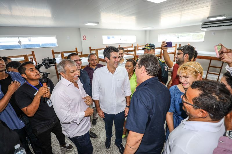 Governador Helder Barbalho Inaugura Quartel do 30º Batalhão de Polícia Militar, em Ananindeua <div class='credito_fotos'>Foto: Marco Santos / Ag. Pará   |   <a href='/midias/2022/originais/14563_30162aba-f3d0-c3cc-4b33-e0ec0ee7650d.jpg' download><i class='fa-solid fa-download'></i> Download</a></div>