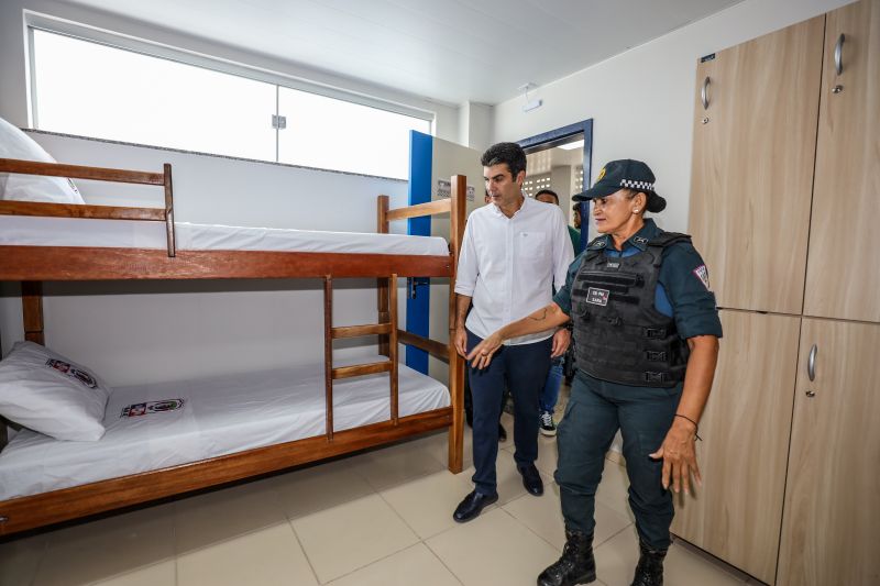 Governador Helder Barbalho Inaugura Quartel do 30º Batalhão de Polícia Militar, em Ananindeua <div class='credito_fotos'>Foto: Marco Santos / Ag. Pará   |   <a href='/midias/2022/originais/14563_3c30ec89-0dbe-cf7b-4737-8d2b7997968e.jpg' download><i class='fa-solid fa-download'></i> Download</a></div>