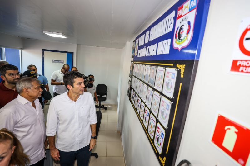 Governador Helder Barbalho Inaugura Quartel do 30º Batalhão de Polícia Militar, em Ananindeua <div class='credito_fotos'>Foto: Marco Santos / Ag. Pará   |   <a href='/midias/2022/originais/14563_6d56efd8-e7bc-bd00-a52d-2e38e2219093.jpg' download><i class='fa-solid fa-download'></i> Download</a></div>