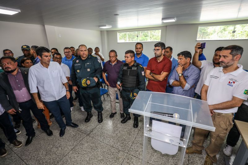 Governador Helder Barbalho Inaugura Quartel do 30º Batalhão de Polícia Militar, em Ananindeua <div class='credito_fotos'>Foto: Marco Santos / Ag. Pará   |   <a href='/midias/2022/originais/14563_8a351360-2d95-b712-9f87-d64d8a956301.jpg' download><i class='fa-solid fa-download'></i> Download</a></div>